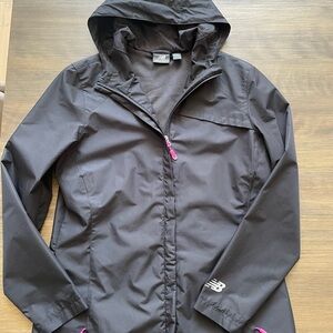 New Balance women’s rain/wind jacket